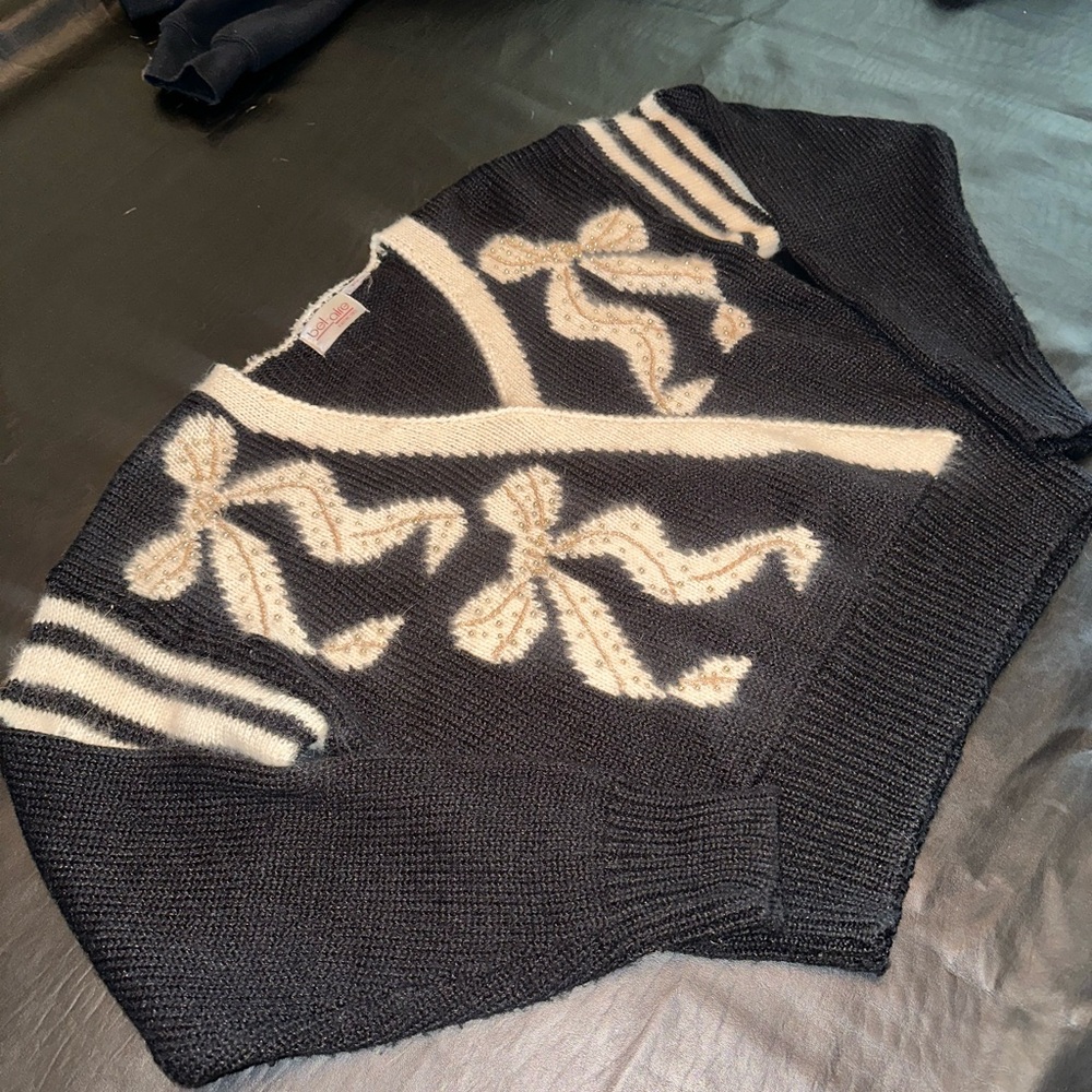 Vintage Knitworks Black and Cream V-Neck Sweater - Picture 15 of 16